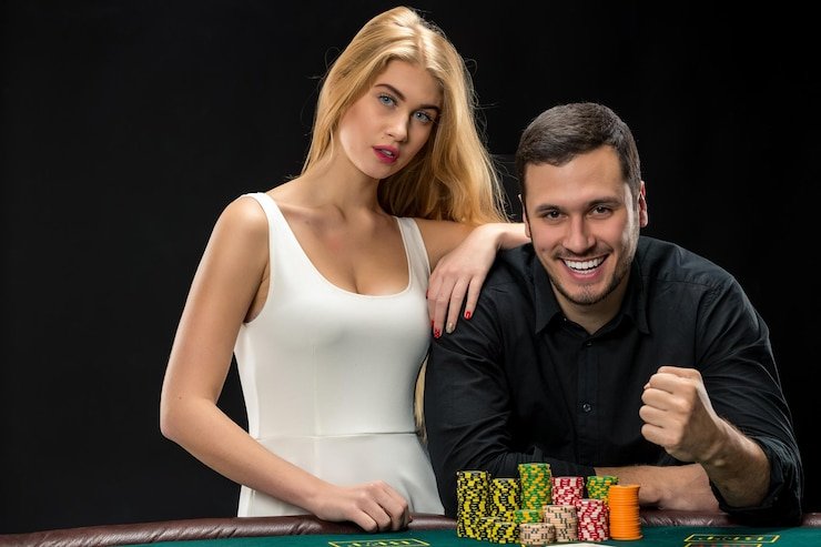 Casino-style slot games and card games on BBSolt